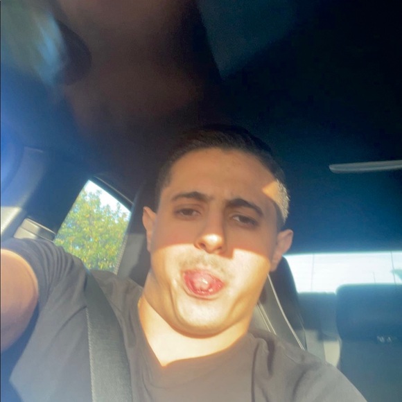 Meet your Posher, Marouane - Picture 1 of 1